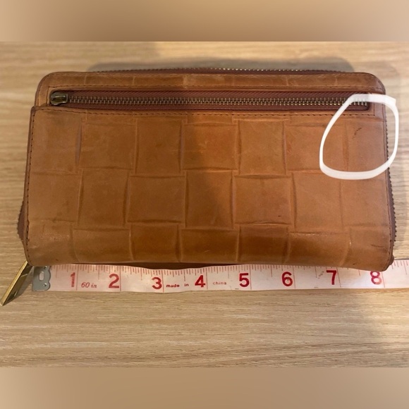 FOSSIL Brown Weave Imprint Leather Zip Around Clutch Wallet - Picture 13 of 16